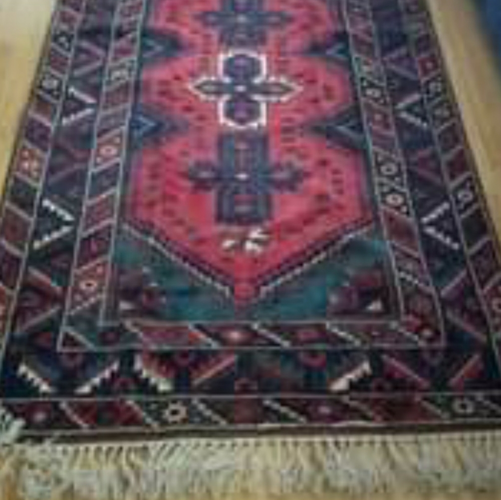 Turkish rug - Picture 2 of 3